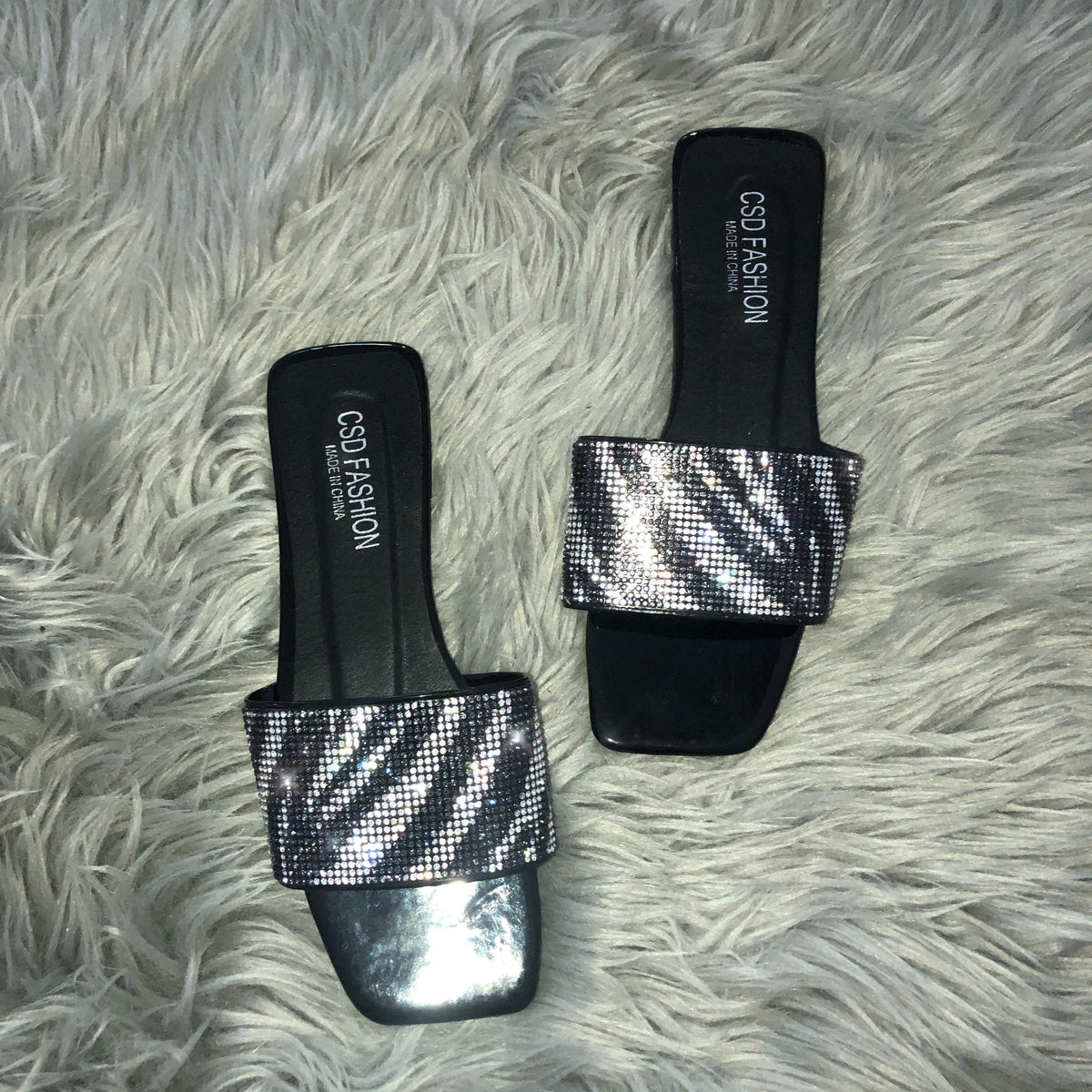 Zebra Diamond Flat Sandals & Purse Set